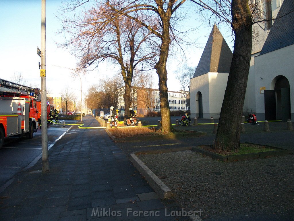 Brand in Kirche Koeln Muelheim Tiefenthalstr   P23.JPG